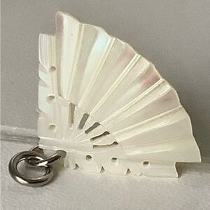 handmade Mother of Pearl fan pendant New vintage